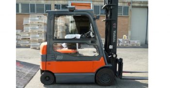 Carrello elevatore elettrico usato Toyota 7FBMF30 montante duplex 4000 millimetri